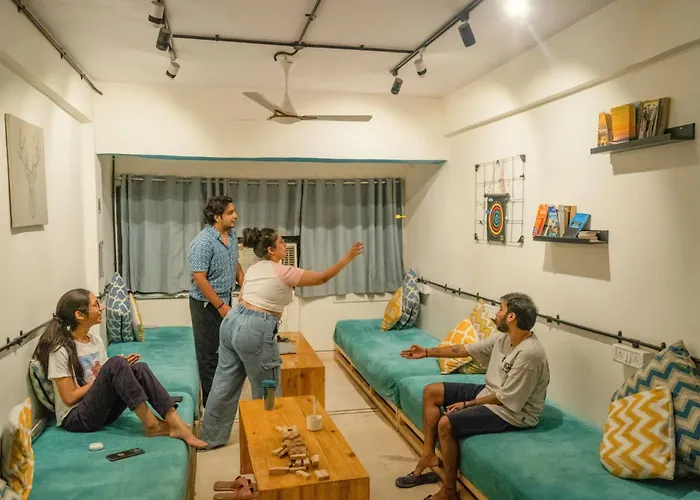 Locomo Hostel Express - Stay Work Eat Mumbai